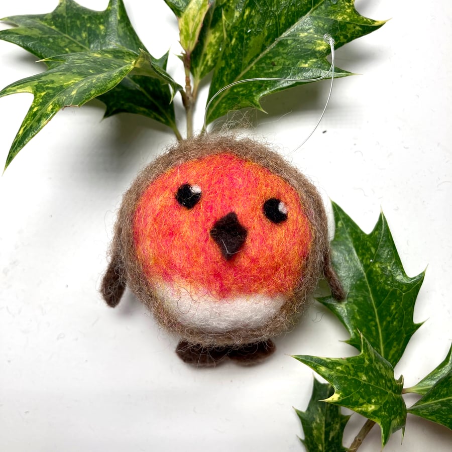 Robin Christmas bauble, needle felted