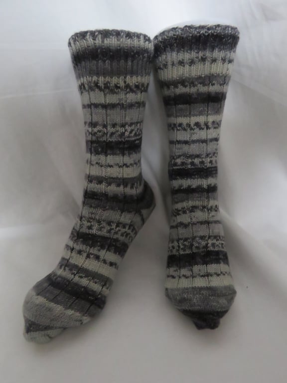 Hand-cranked Knitted Ribbed Wool Socks Size 8 to 9