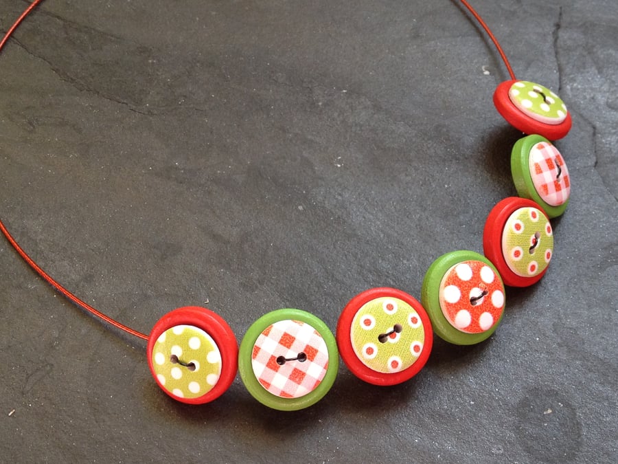Folk Art Button Necklace Red & Apple Green