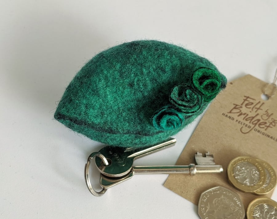 Small felted Pod Purse: green