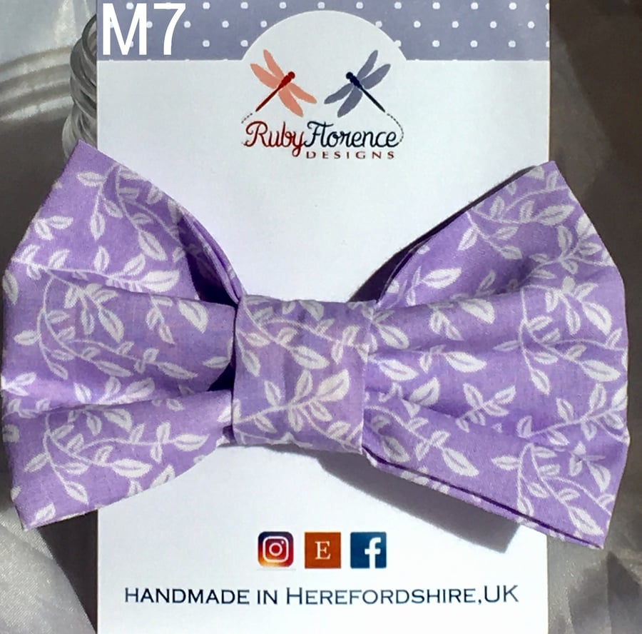 Beautiful Medium fabric hair bow clip (M7)