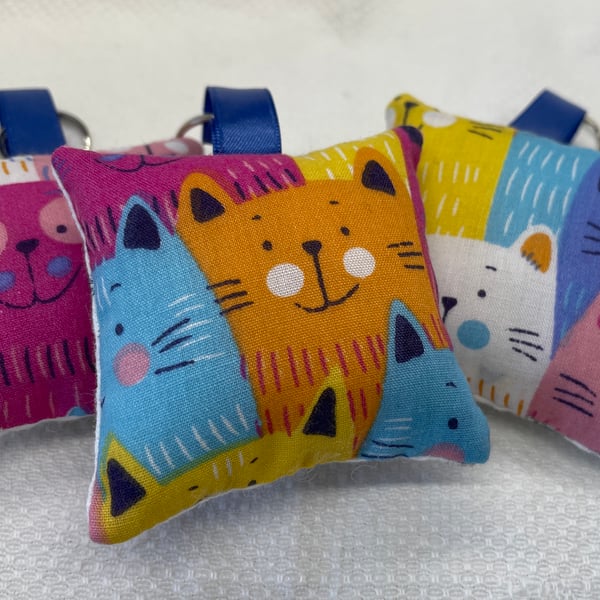 Cat fabric keyring 