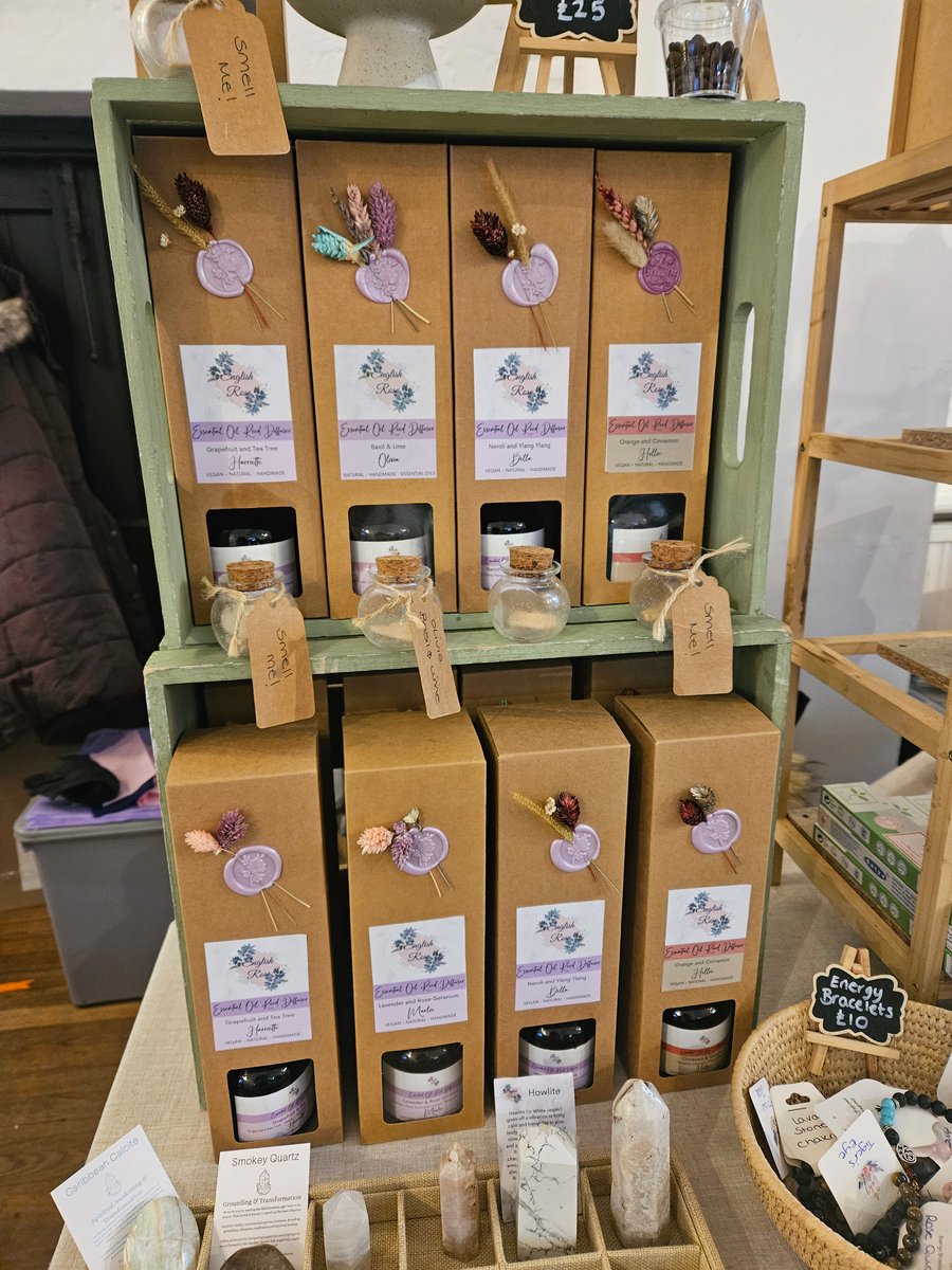 Essential Oil Reed Diffuser with Dried Flowers - Marlie 