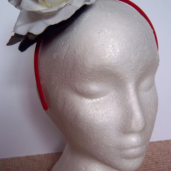 Floral fascinator