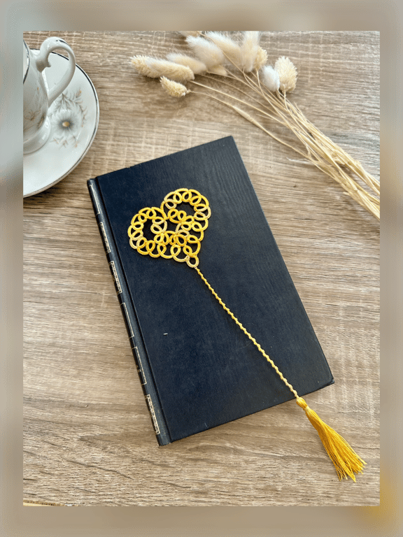 Tatted lace heart bookmark
