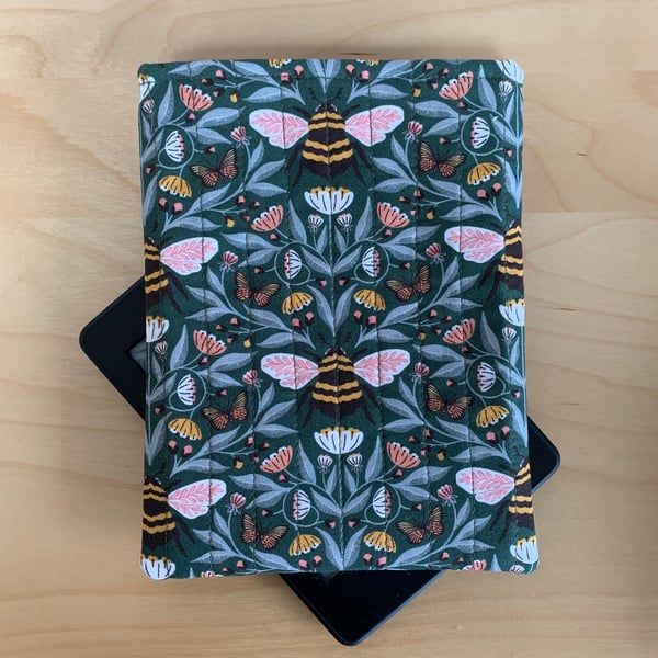Bee Print Fabric Quilted Kindle Sleeve For 6” Paperwhite