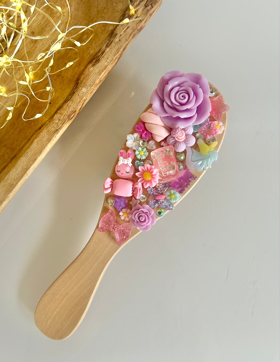 Embellished hairbrush, super cute design, perfect gift. 7.