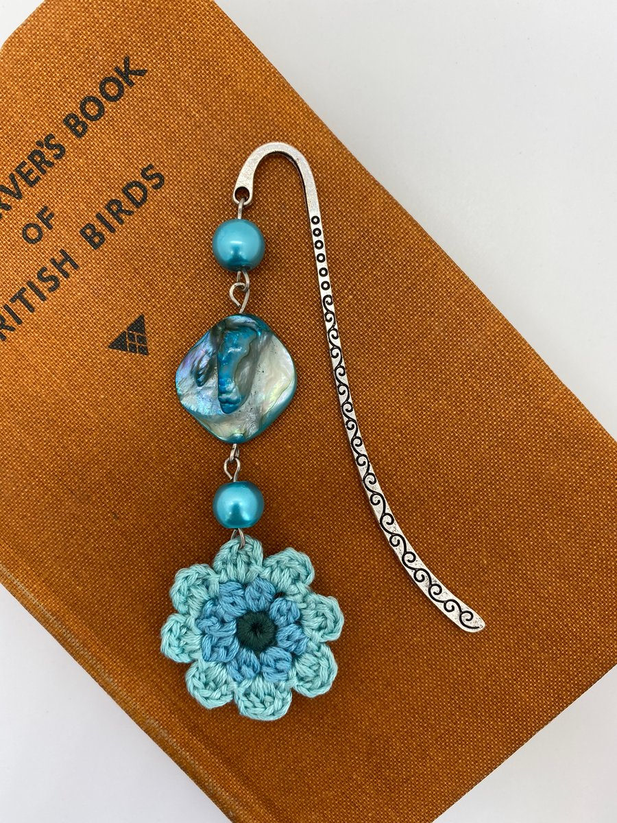 Flower bookmark in green with upcycled beads