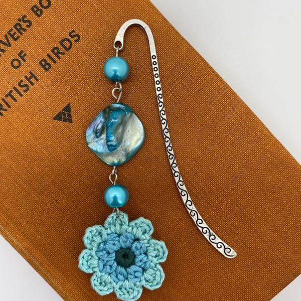 Flower bookmark in green with upcycled beads