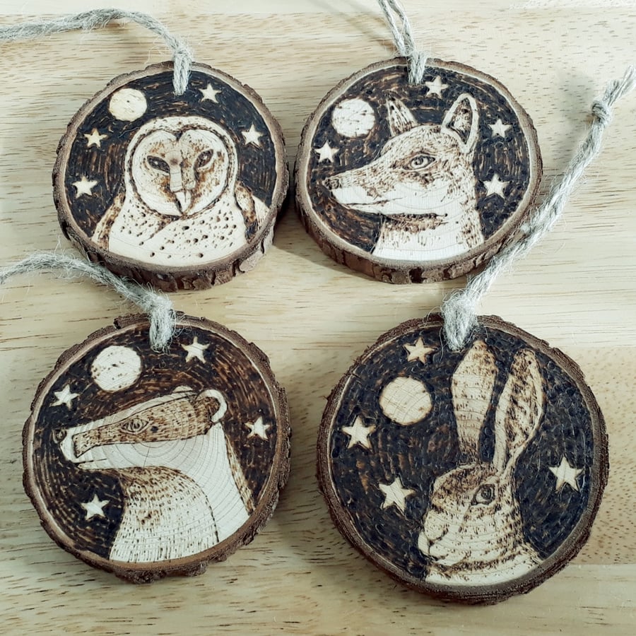 Four pyrography British wildlife wood slice hanging decorations