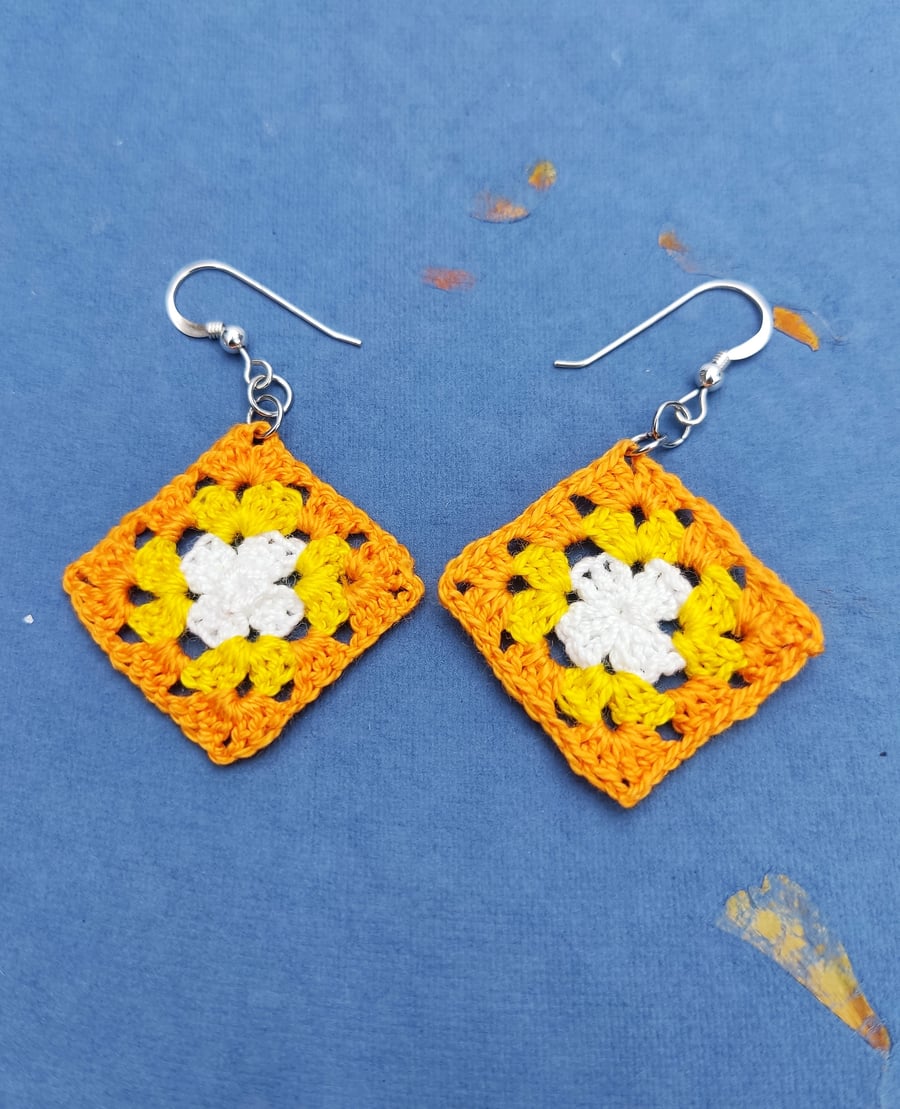 Retro crochet granny square earrings