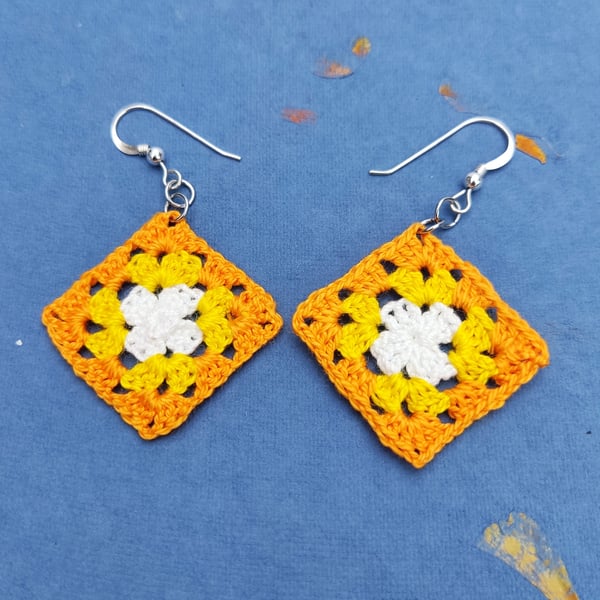 Retro crochet granny square earrings