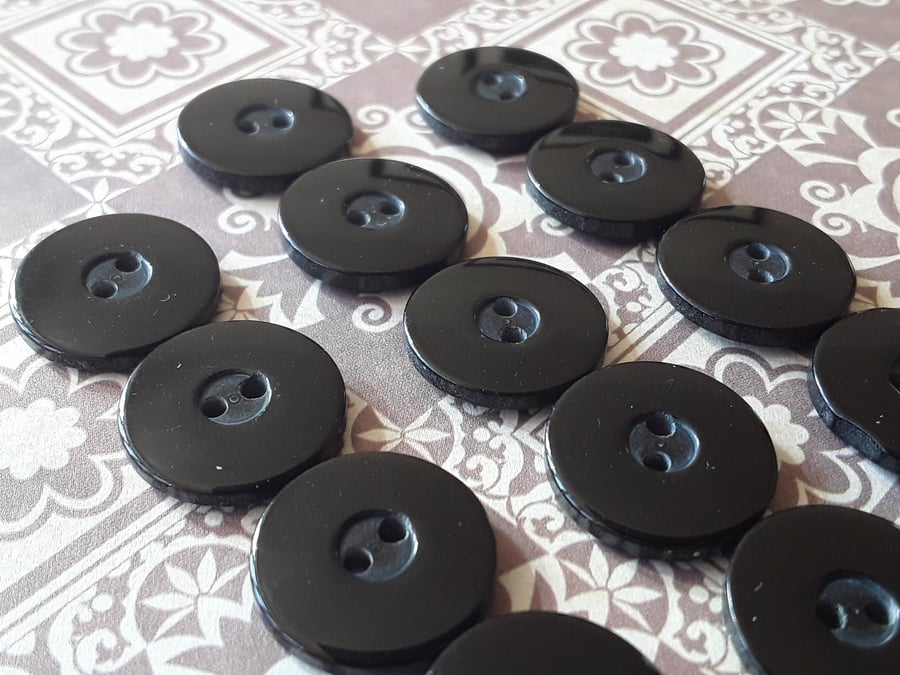 15mm 24L RETRO design Solid Black Buttons (polyester)