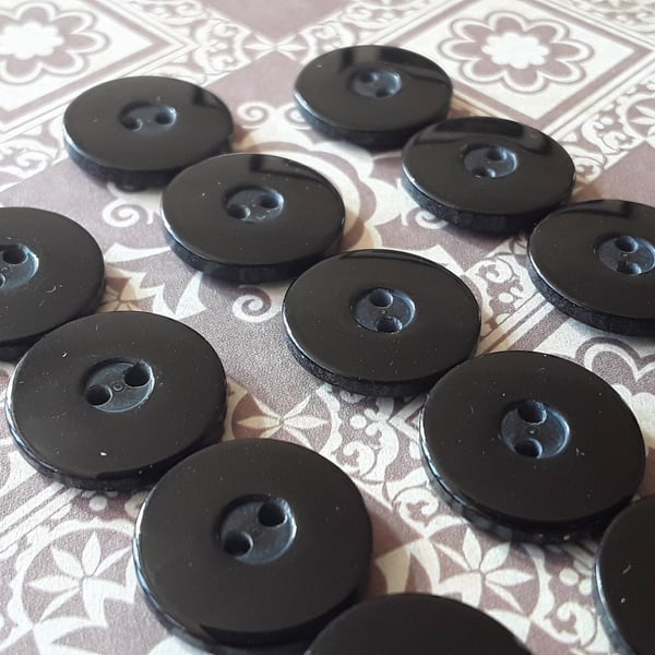 15mm 24L RETRO design Solid Black Buttons (polyester)