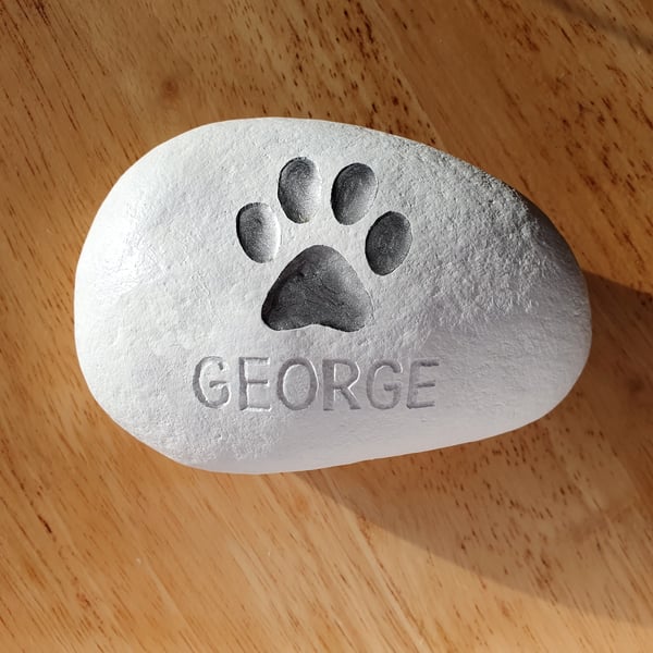 Hand Carved Pebble, Pet Memorial Gift, Pet Name & Paw, Thoughtful Gift, Pet Loss