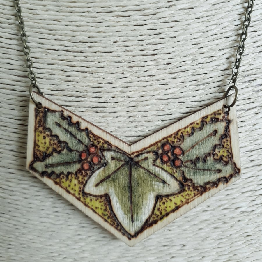 Pyrography holly &  ivy leaf  pendant