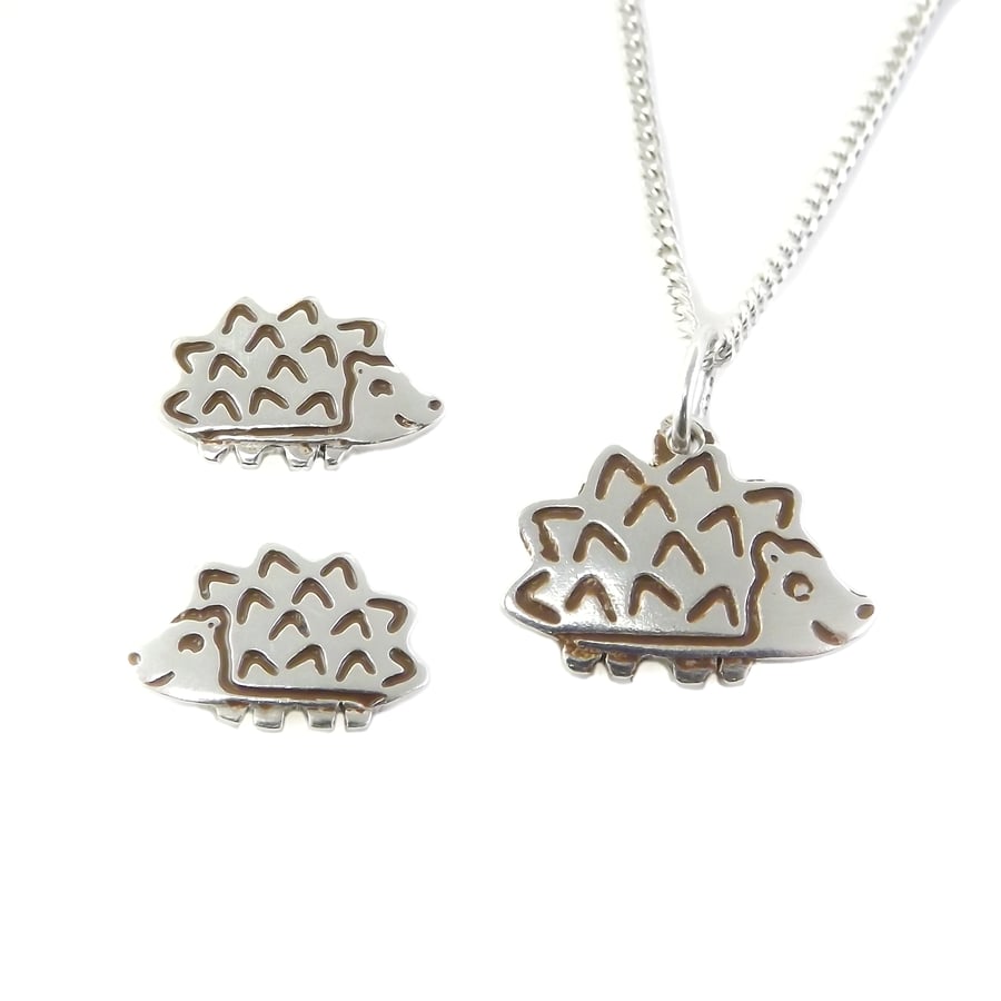 Hedgehog jewellery set - small pendant and stud earrings (sterling silver)