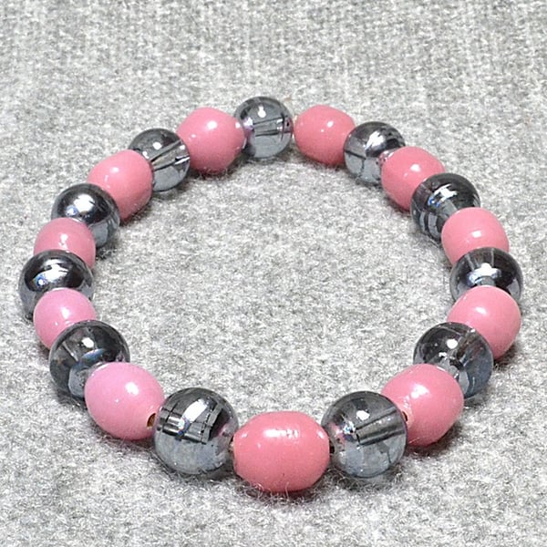 Silver-Grey Chunky Glass Bead and Opaque Glass Pastel Pinks Elastic Bracelet