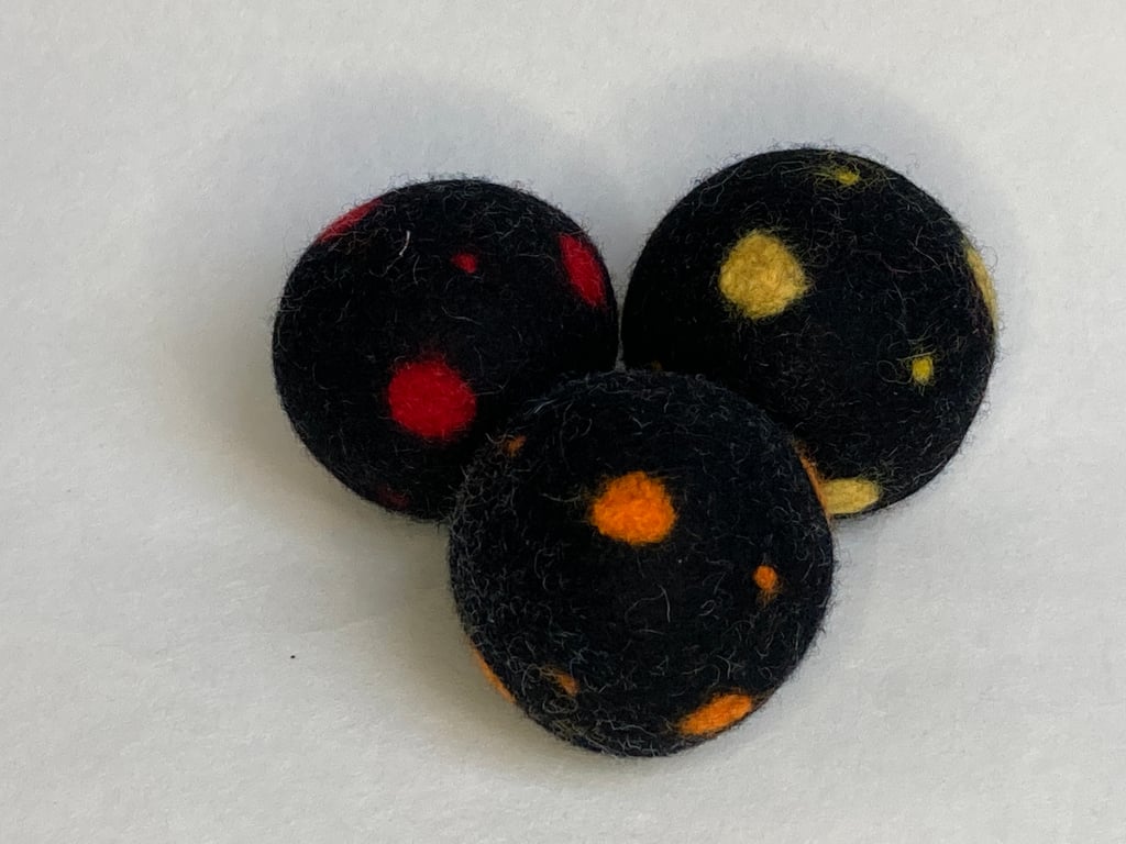 Wool Tumble dryer balls - Spots. Energy saving and plastic free.