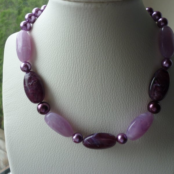 PURPLE, PINK AND PLUM CHUNKY NECKLACE.  