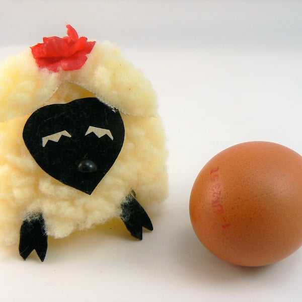 Egg cosy ( Lamb)
