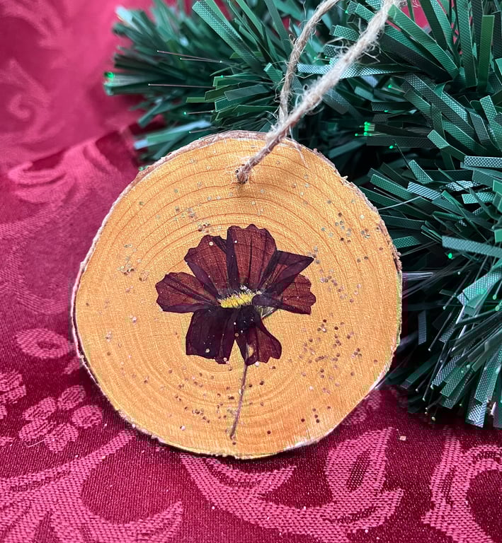 Handmade Real Pressed Flower, Cosmos, Wood Slice Christmas Decoration