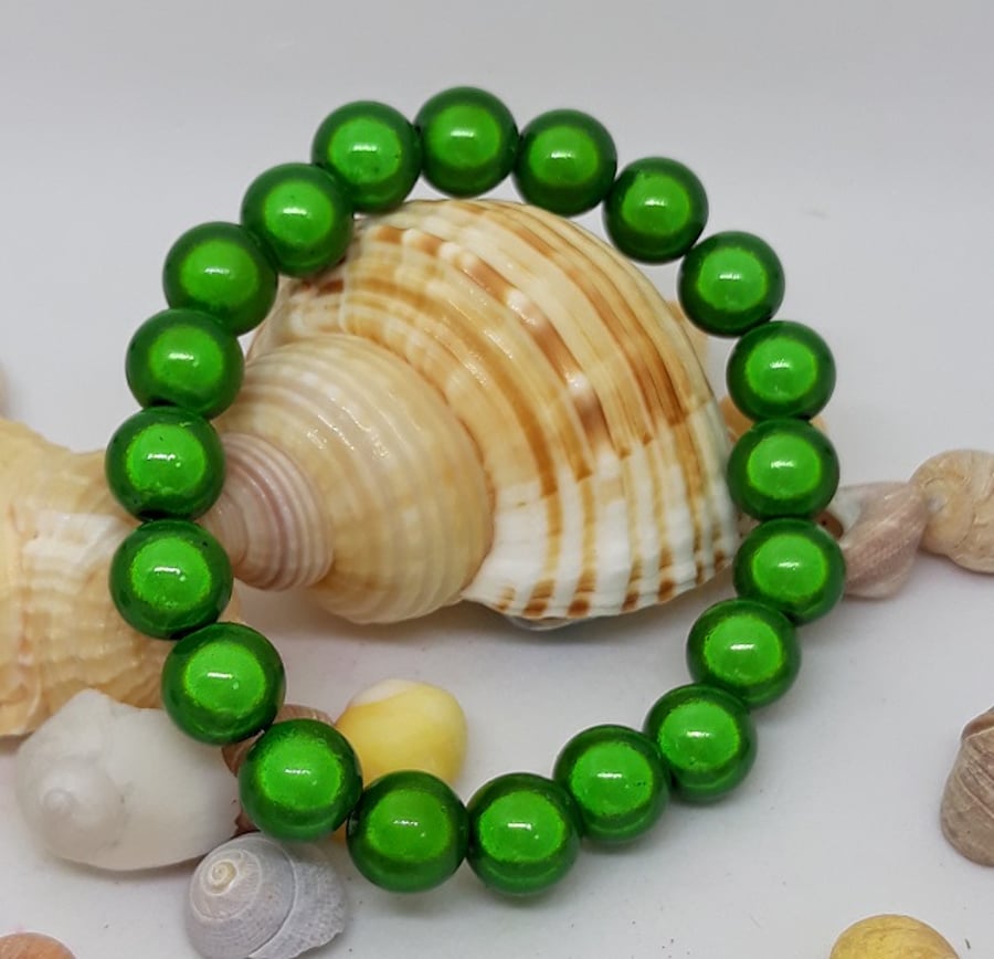 BR322 Green Miracle bead bracelet