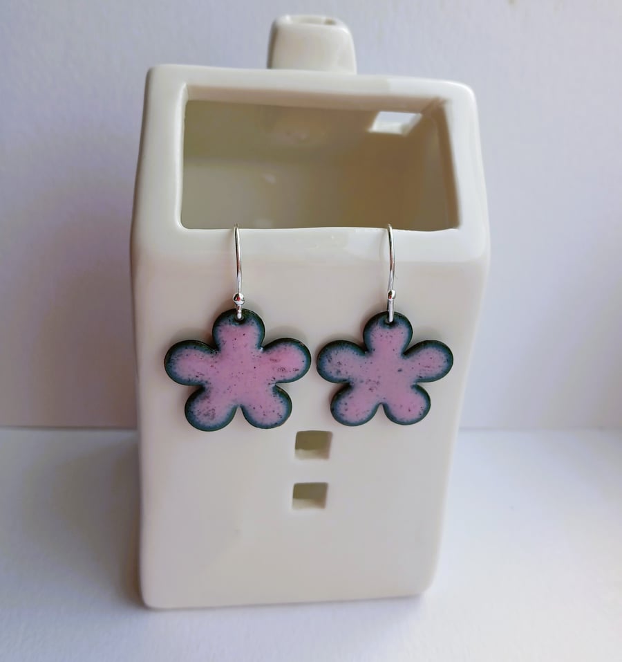 Flower earrings in pink enamel on copper 265