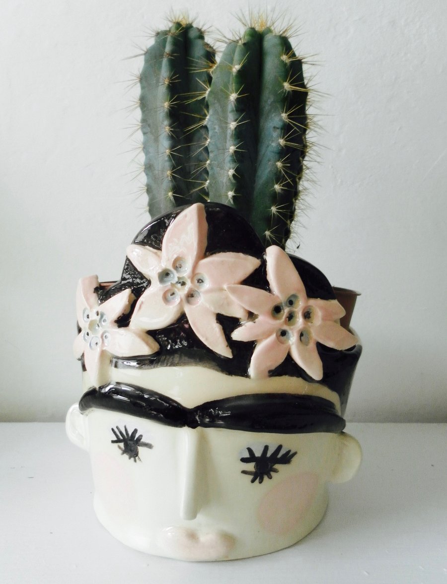 FRIDA KAHLO POT