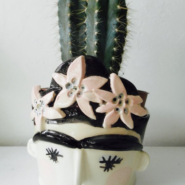 FRIDA KAHLO POT