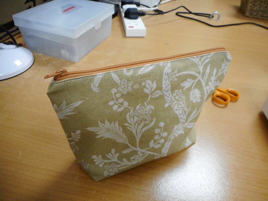 Level 2 Sewing Workshop - Zipped pencil case