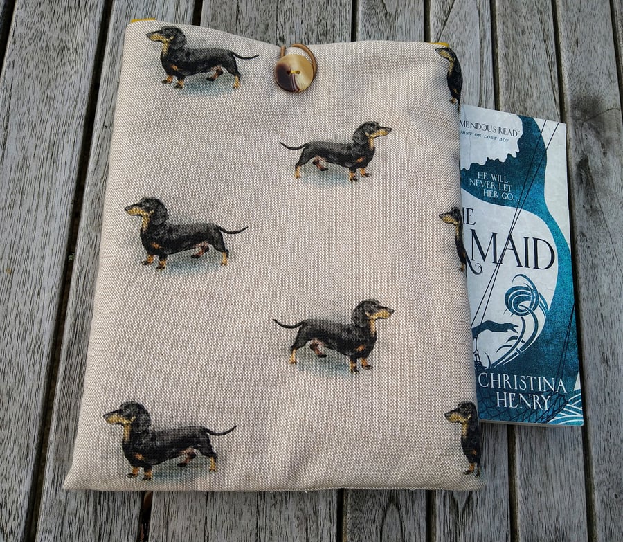 Book sleeve with dachshunds 