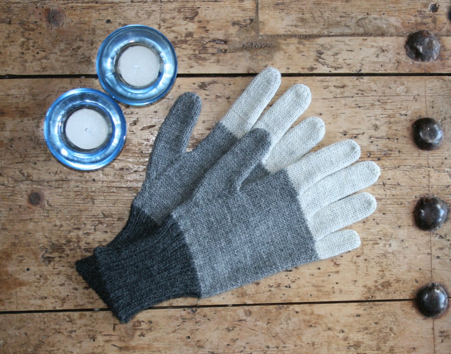 Men's and women's grey woolly gloves