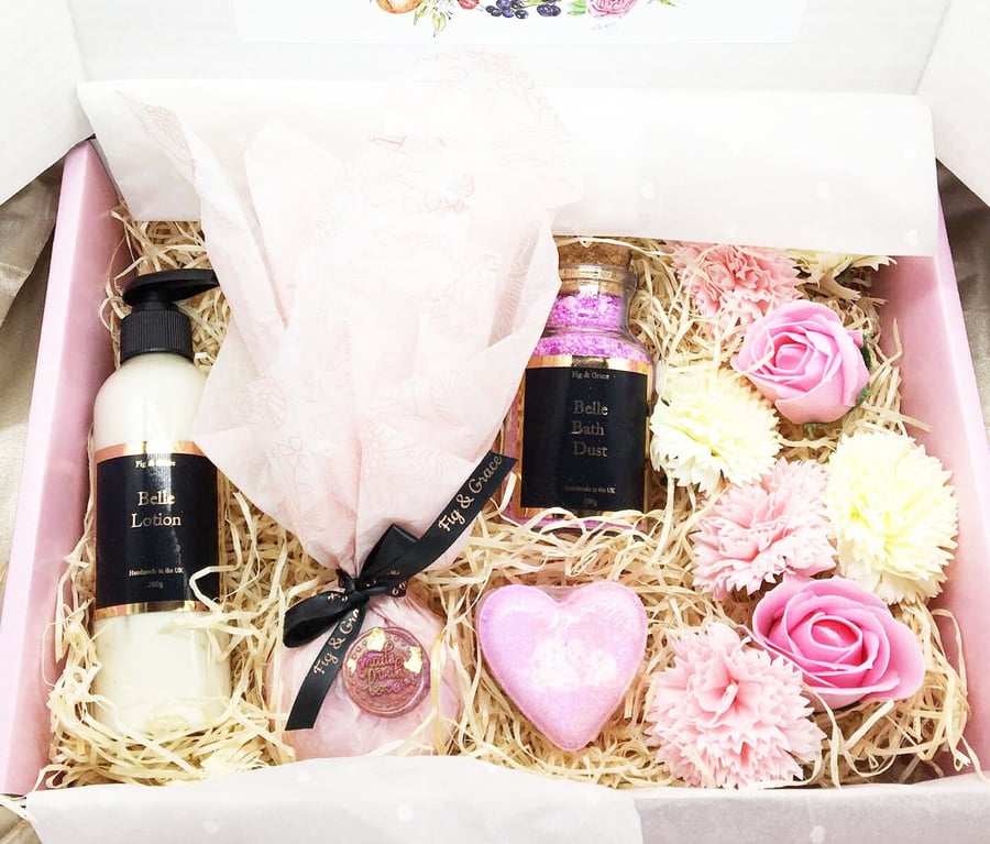 Beautiful Belle Bath Hamper Luxury Perfume Spa Pamper Box Pink Bathroom Gift Box