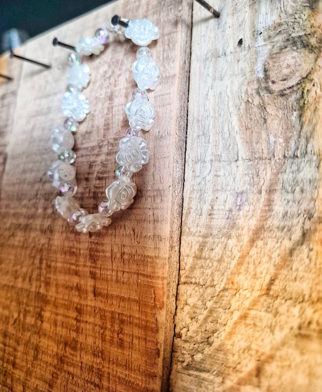 Handmade Floral Beaded Bracelet – Frosted Flower Beads with Iridescent Details