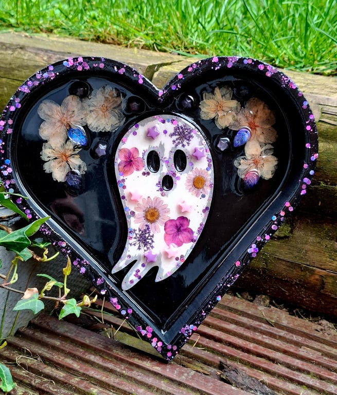 Heart Wall Art Gothic Alternative Home Decor Ghost Floral Botanical Spooky