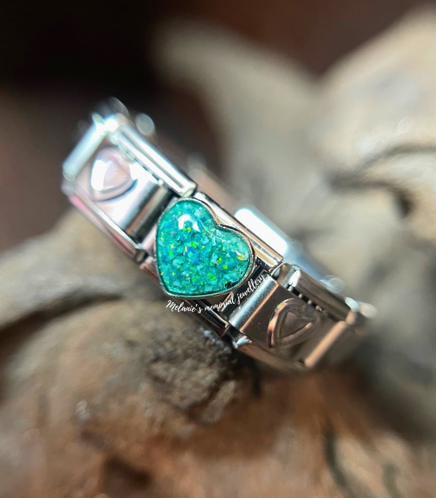 Nomination inspired bracelet charm made with ashes. Stainless steel. Heart shape