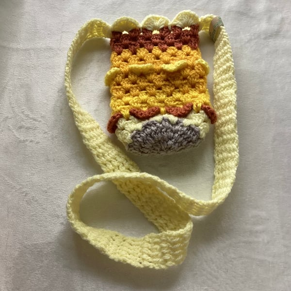 Crochet bag, water bottle holder, small bag.
