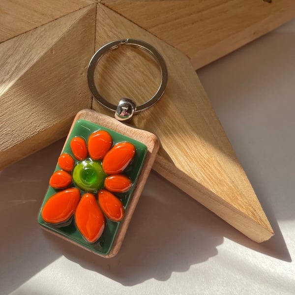 Funky flower glass keyring 