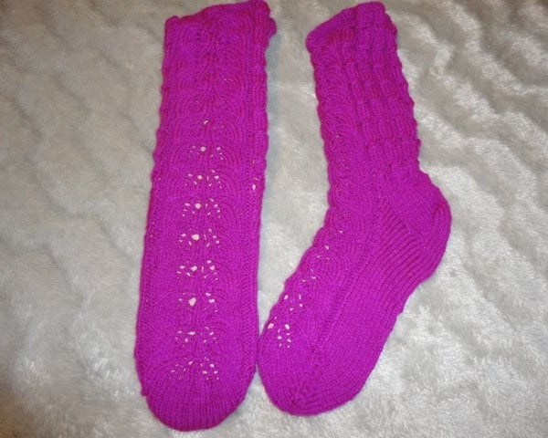 Ladies Leaf & Bell Cable Double Knit socks