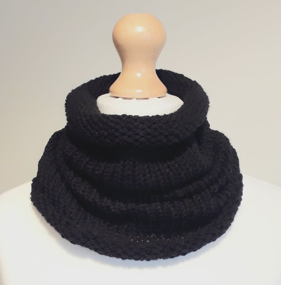 Cowl, Scarf, Infinity Scarf, Neck Warmer: Black