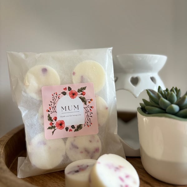Mum soy wax melts. A pack of 4 highly scented soy wax melts.