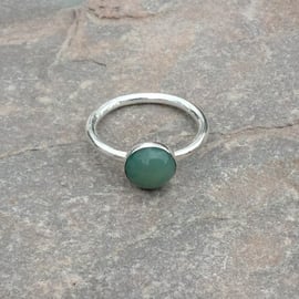 Sterling Silver Ring with Green Agate Gemstone, size N