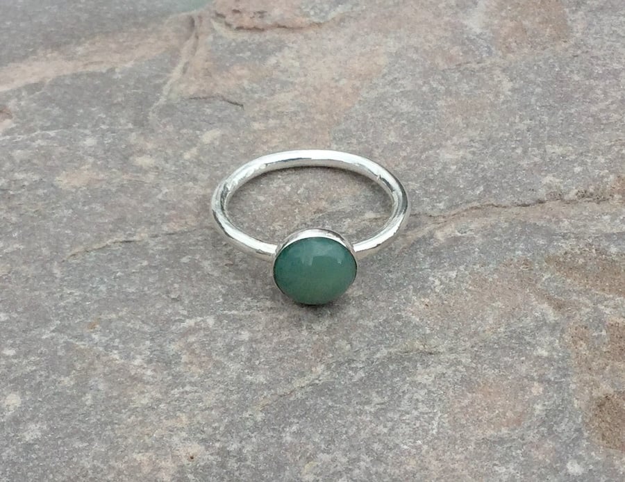 Sterling Silver Ring with Green Agate Gemstone, size N
