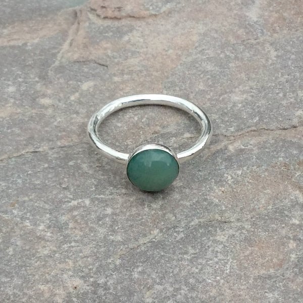 Sterling Silver Ring with Green Agate Gemstone, size N