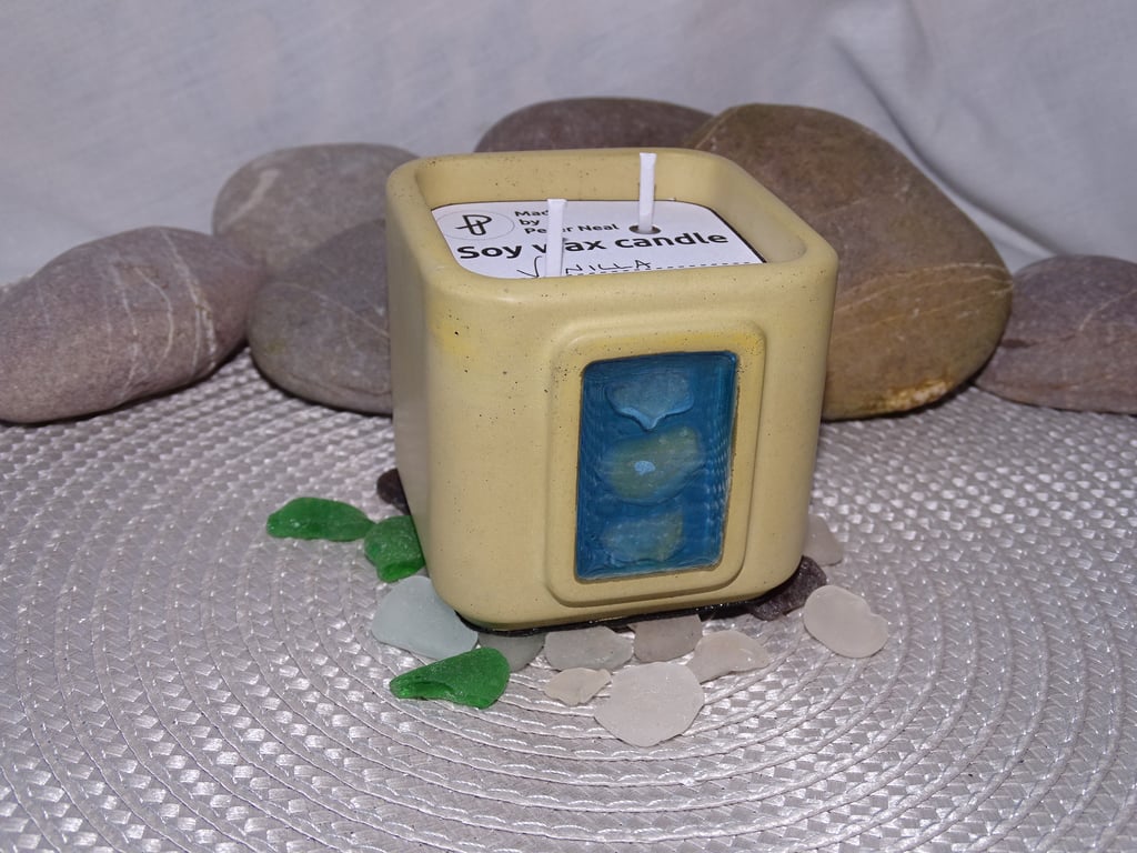 Concrete square candle jar - Blue resin sea glass - Yellow Concete - Vanilla