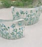 Fused glass mini curve - Forget me Nots - eau de nil