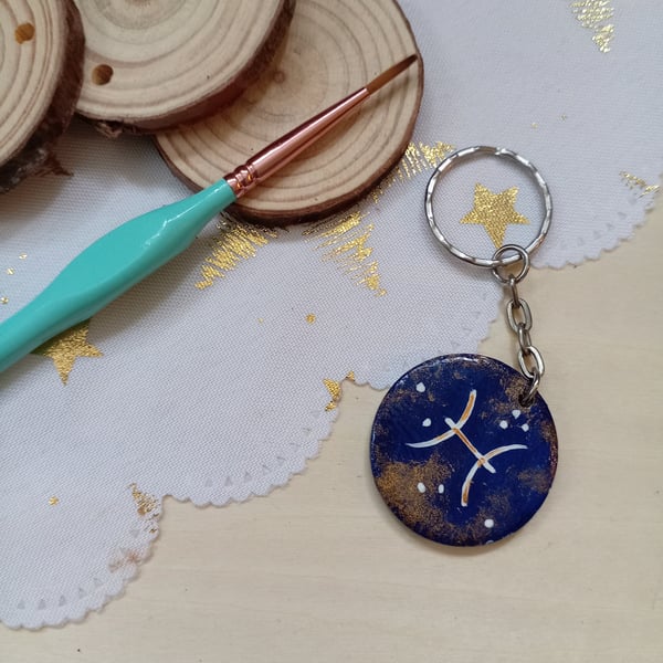 Wooden circular starsign pisces keyring