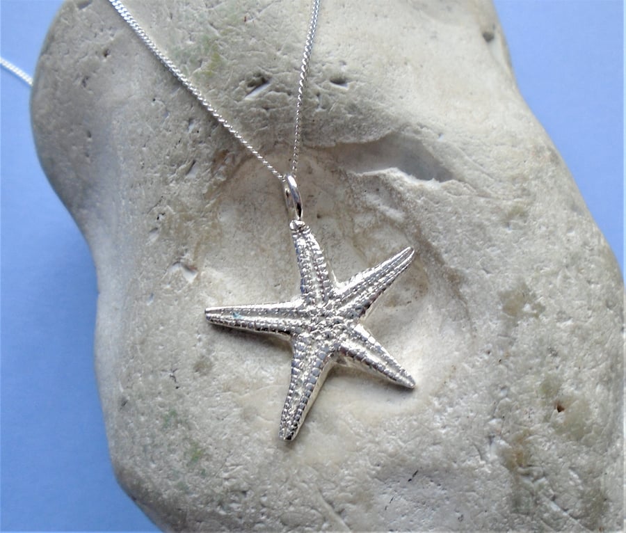Starfish pendant in fine silver