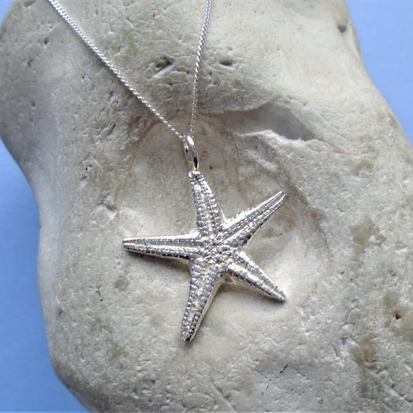 Starfish pendant in fine silver